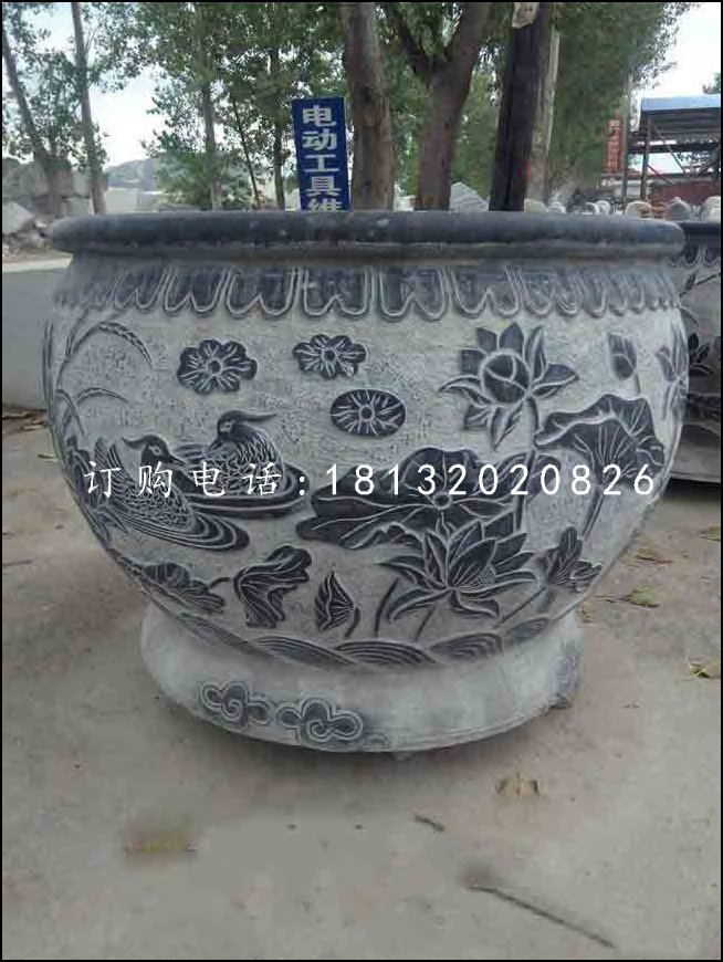 荷花石浮雕水盆，青石水缸