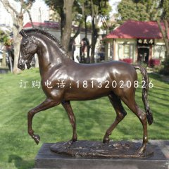 走路的馬銅雕，公園動物銅雕