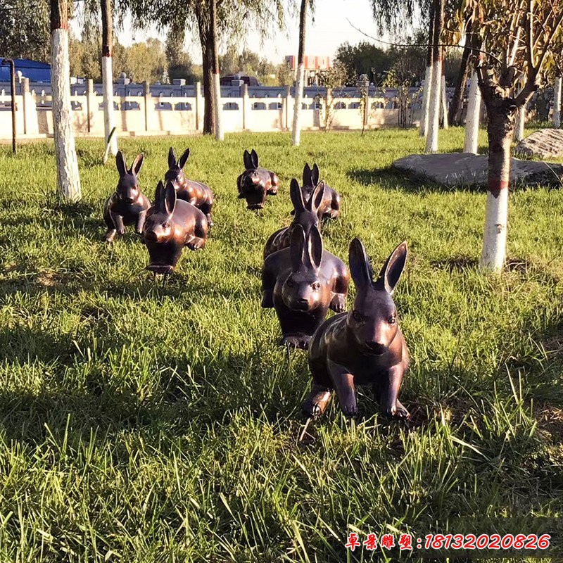 玻璃鋼仿銅兔子雕塑，公園動物擺件